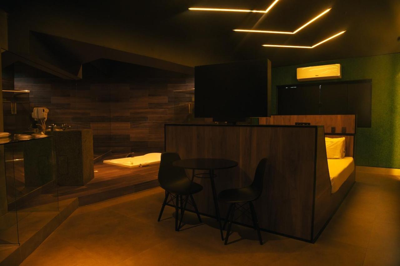 Motel Platinum 론드리나 외부 사진